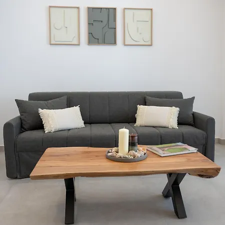 'nossia' & Cozy In Naxos Town Appartement